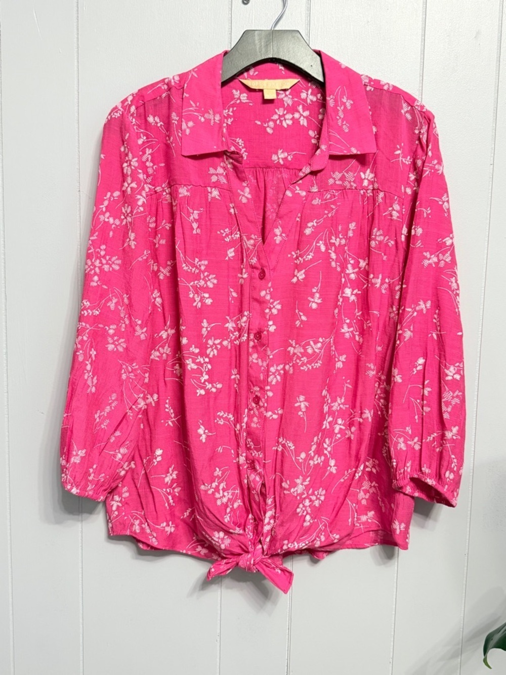 #15)  Women's Pink Floral Tie-Hem Blouse Large